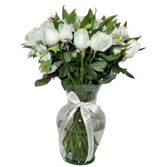 24 Rosas Blancas en Florero con Astromelia