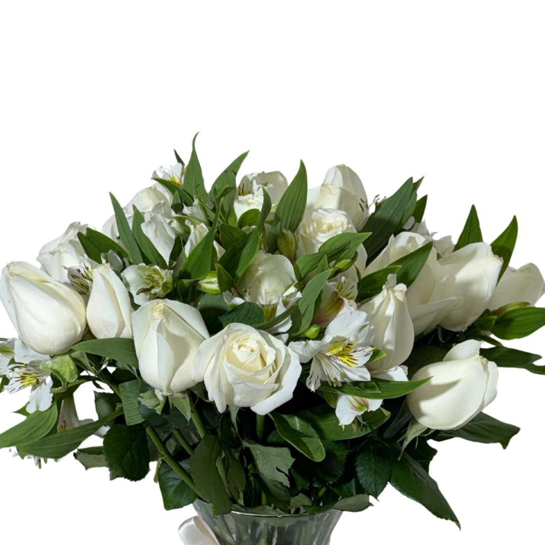 24 Rosas Blancas en Florero con Astromelia