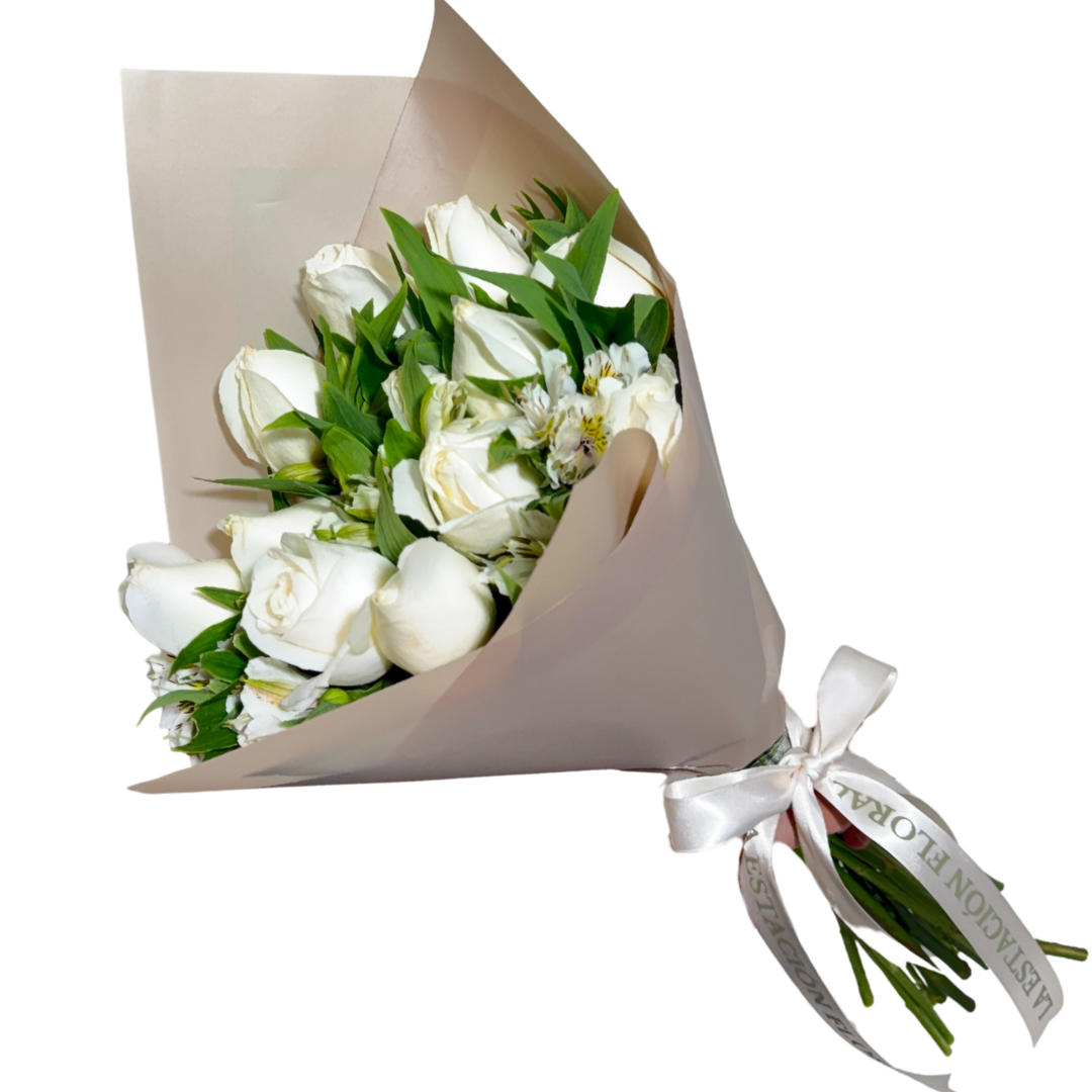 Ramo de 12 Rosas Blancas con Astromelia