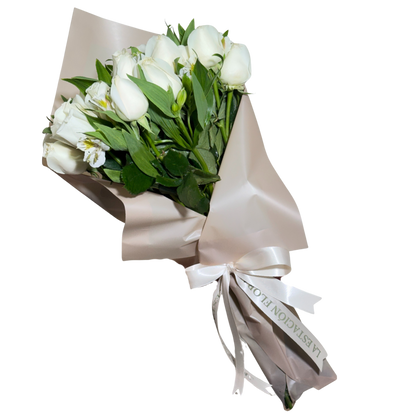 Ramo de 24 Rosas Blancas con Astromelia