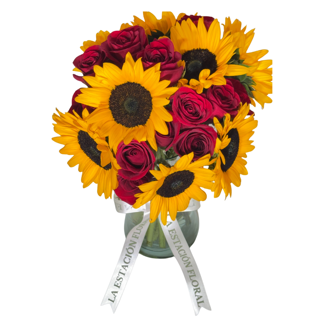 Girasoles y Rosas Rojas en Florero