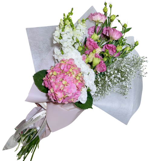 Ramo de Hortensia y Lisianthus Rosa con Clavelina y Perrito Blanco